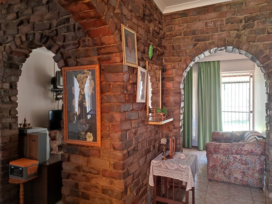 4 Bedroom Property for Sale in Uitsig Free State